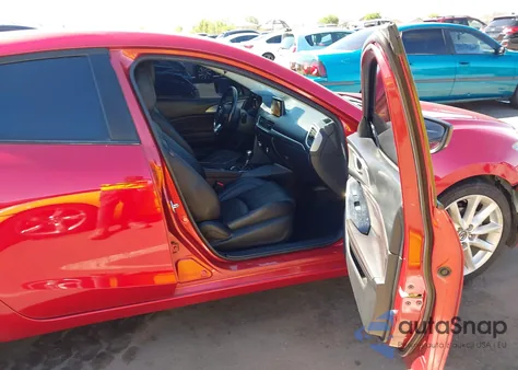 2017 Mazda Mazda3 Touring z USA, uszkodzony, nr VIN 3MZBN1V77HM111219